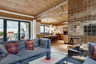 Cosy living room with open fire place (2)